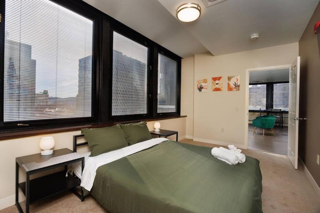 Luxe City Views Prime Location 24-7 Parking Gym Lounge 피츠버그 외부 사진