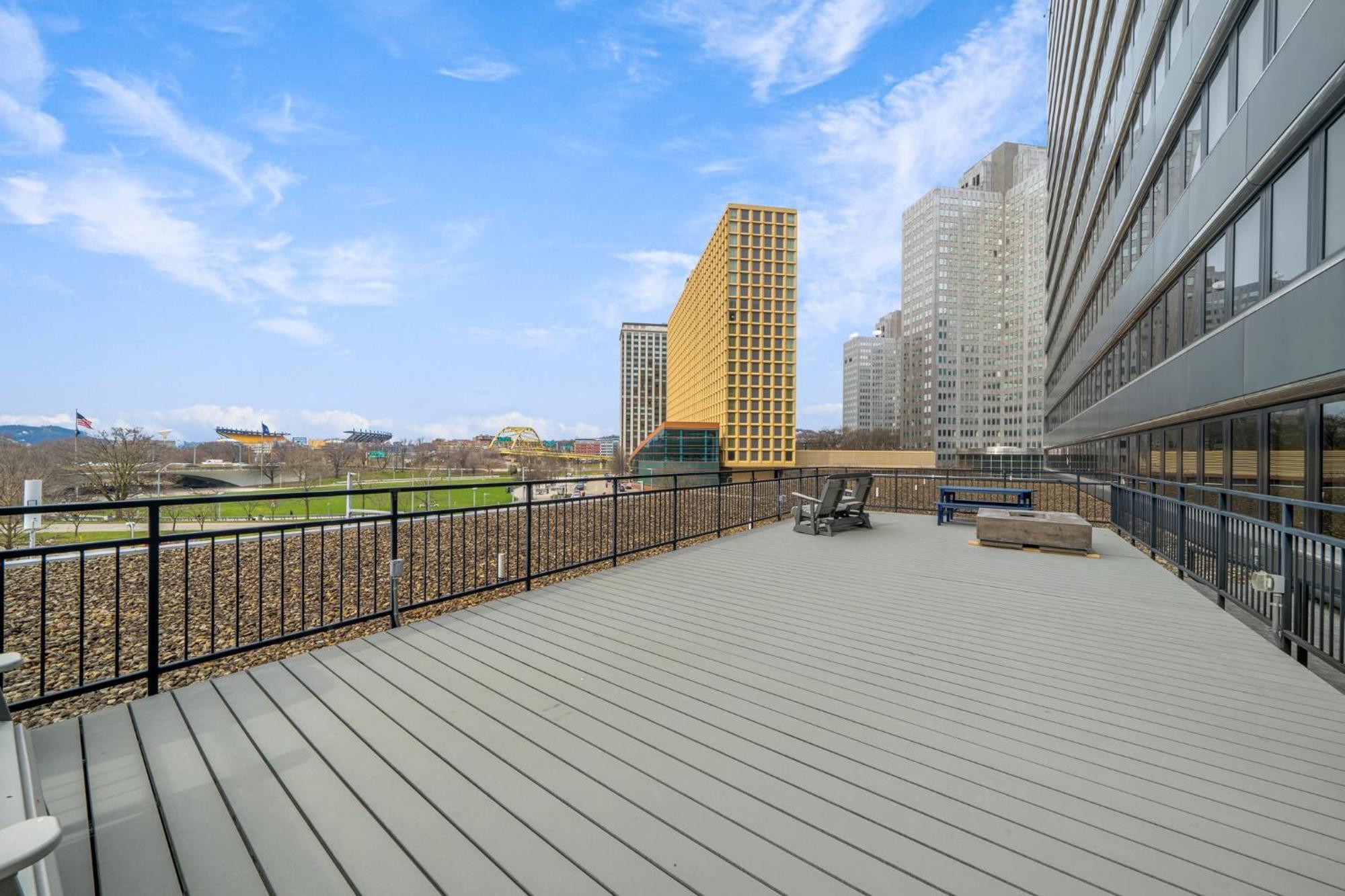Luxe City Views Prime Location 24-7 Parking Gym Lounge 피츠버그 외부 사진